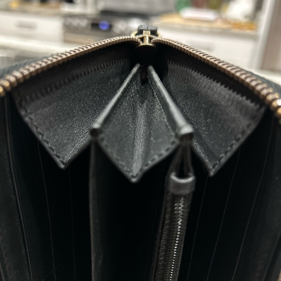 Gucci Authentic Black Calfskin Matelasse Leather Pearl Marmont Zip Around Wallet - Picture 9 of 11